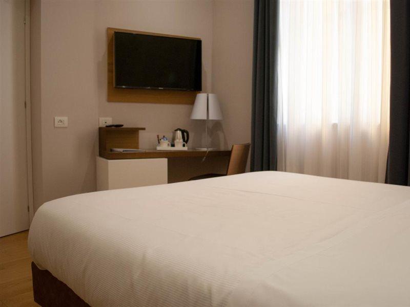 Best Western Ai Cavalieri Hotel Palermo Exterior photo
