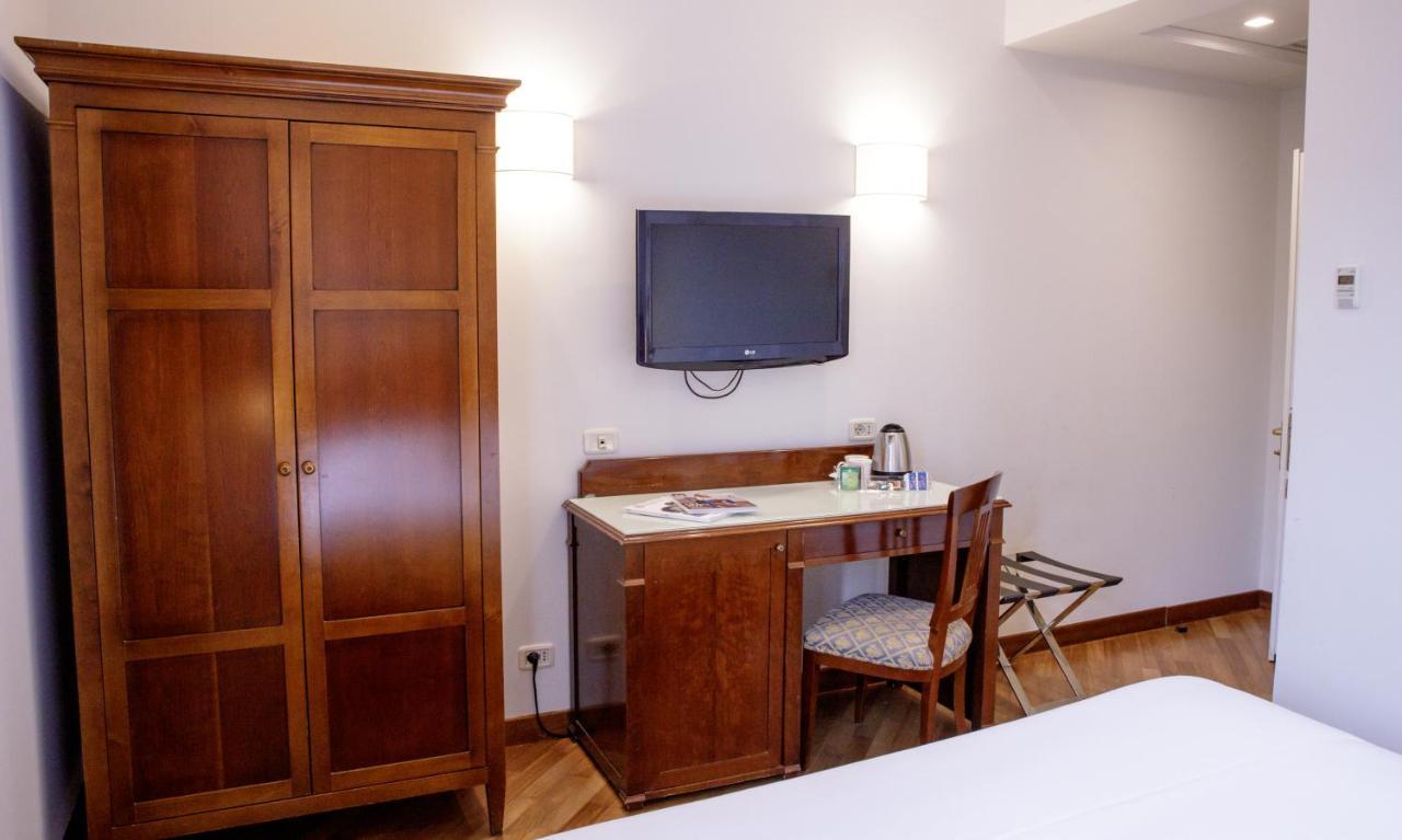 Best Western Ai Cavalieri Hotel Palermo Exterior photo